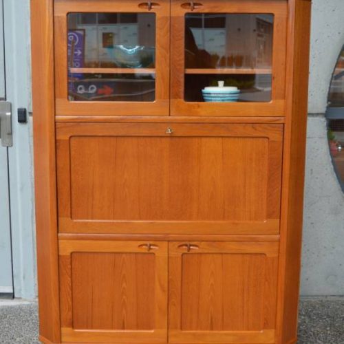 Gorgeous Danish Mod TEAK CORNER CABINET w/ center bar-HW Klein/Bramin