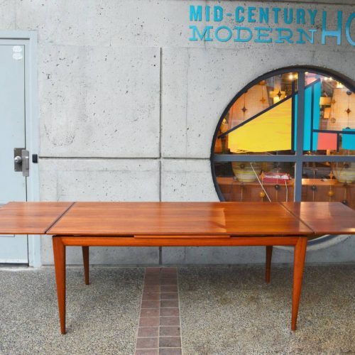 Stellar Danish Modern quality TEAK draw leaf DINING TABLE by NO MOLLER