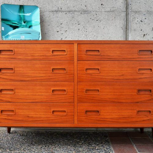 quality Danish Mod TEAK 8 drawer DRESSER by Hundevad & Co