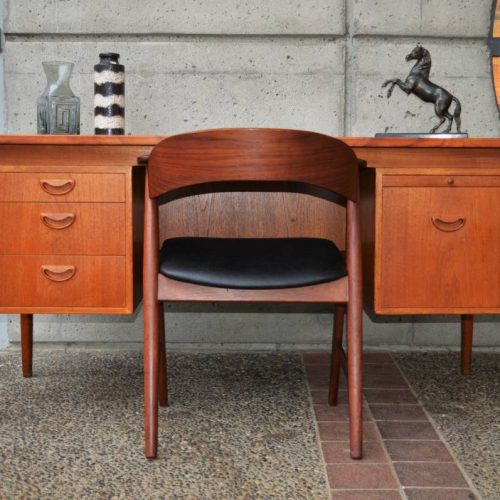 Rare Danish quality TEAK EXECUTIVE DESK by Hundevad & Co w/file drawer