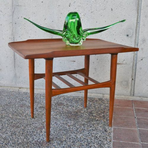 Handsome MCM WALNUT SIDE TABLE flared top edges & slat shelf