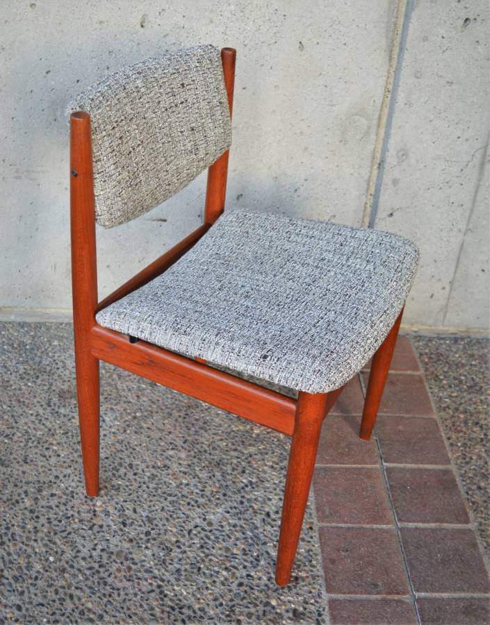 Stunning Finn Juhl Model 197 Restored Teak Desk / Occaisional Chair - Image 5