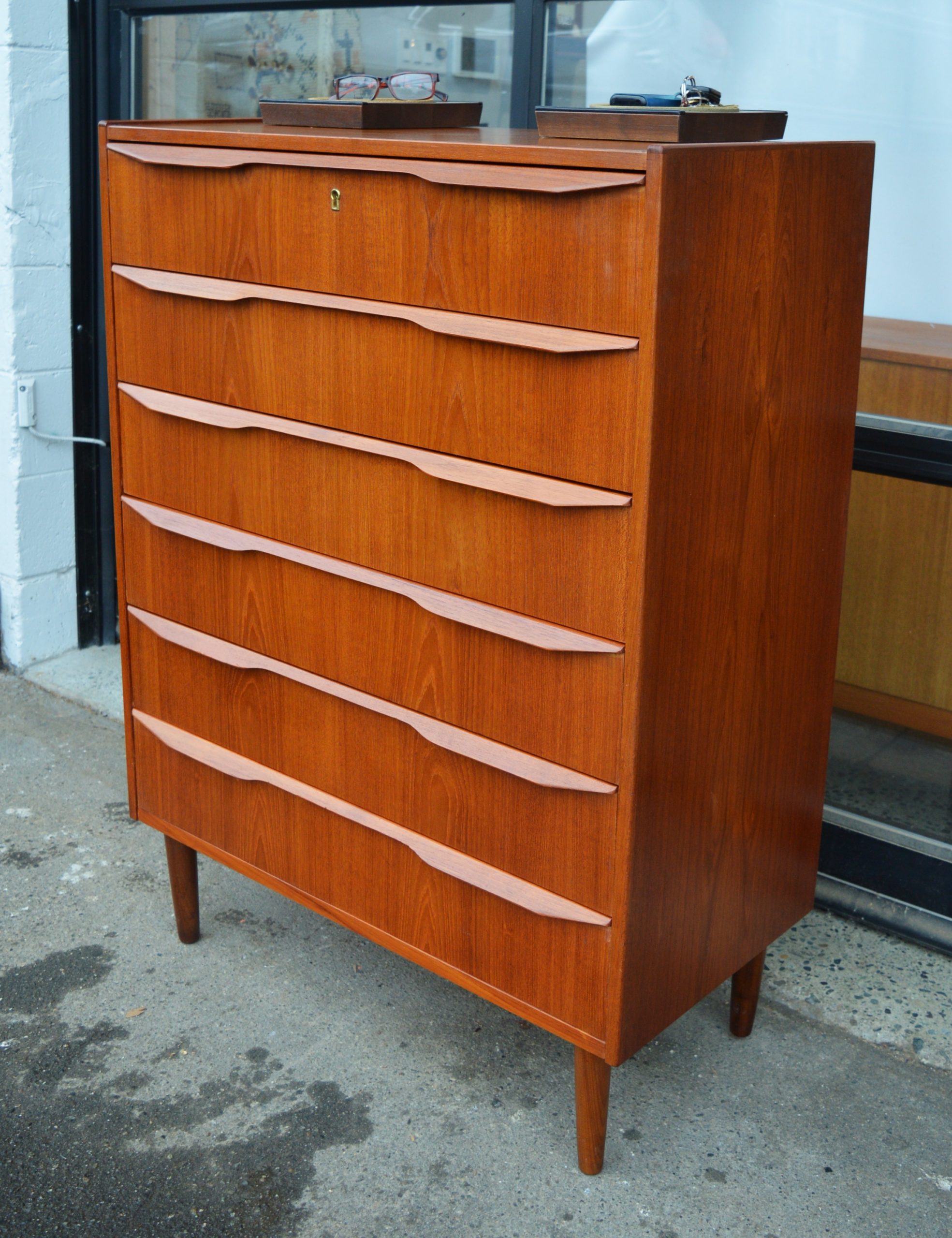 Stunning Danish Teak 6 Drawer Highboy Dresser Double Flared Pulls - Image 5