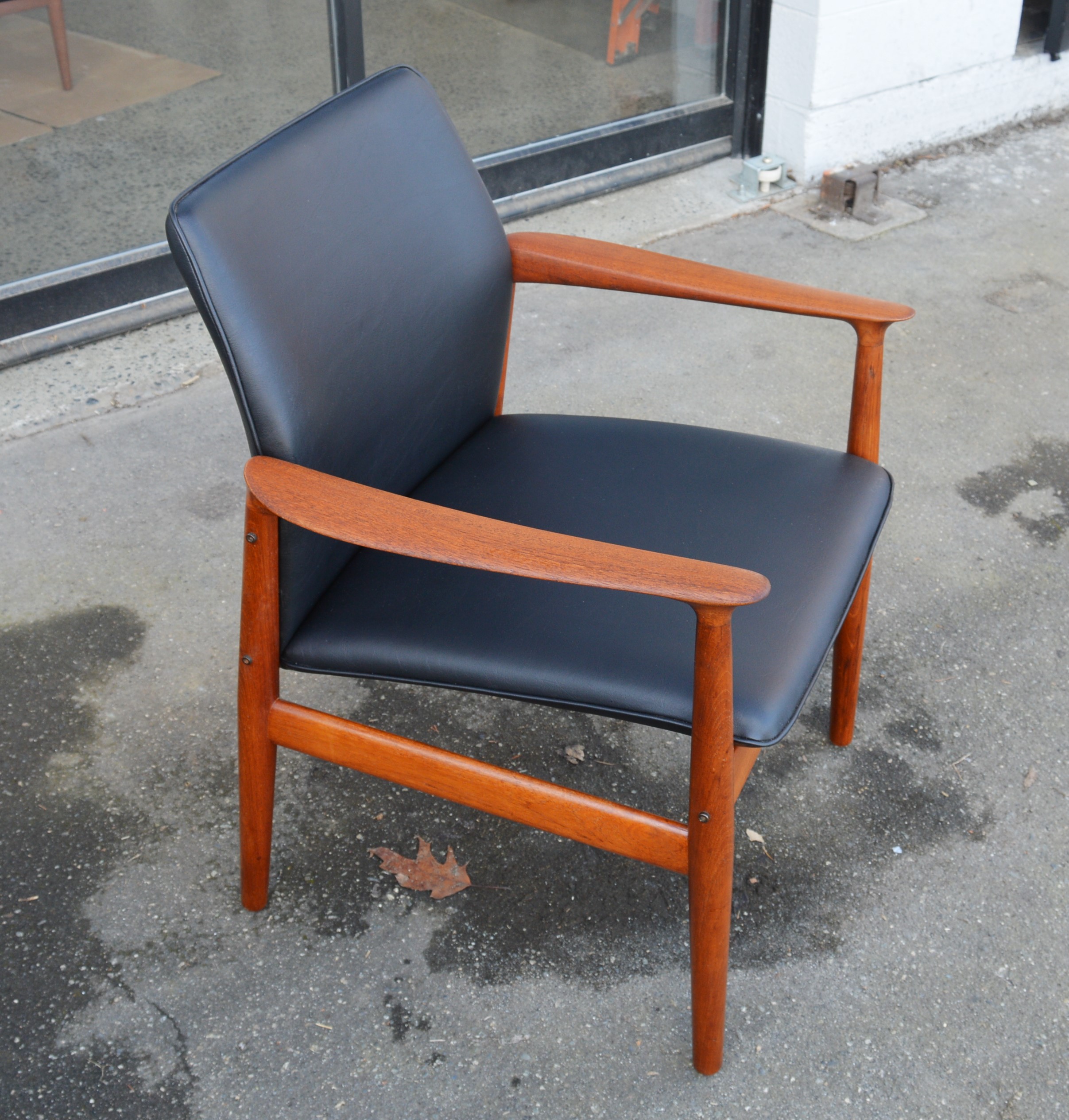 Teak Desk / Occasional Armchair by Arne Vodder for Glostrup - Image 9