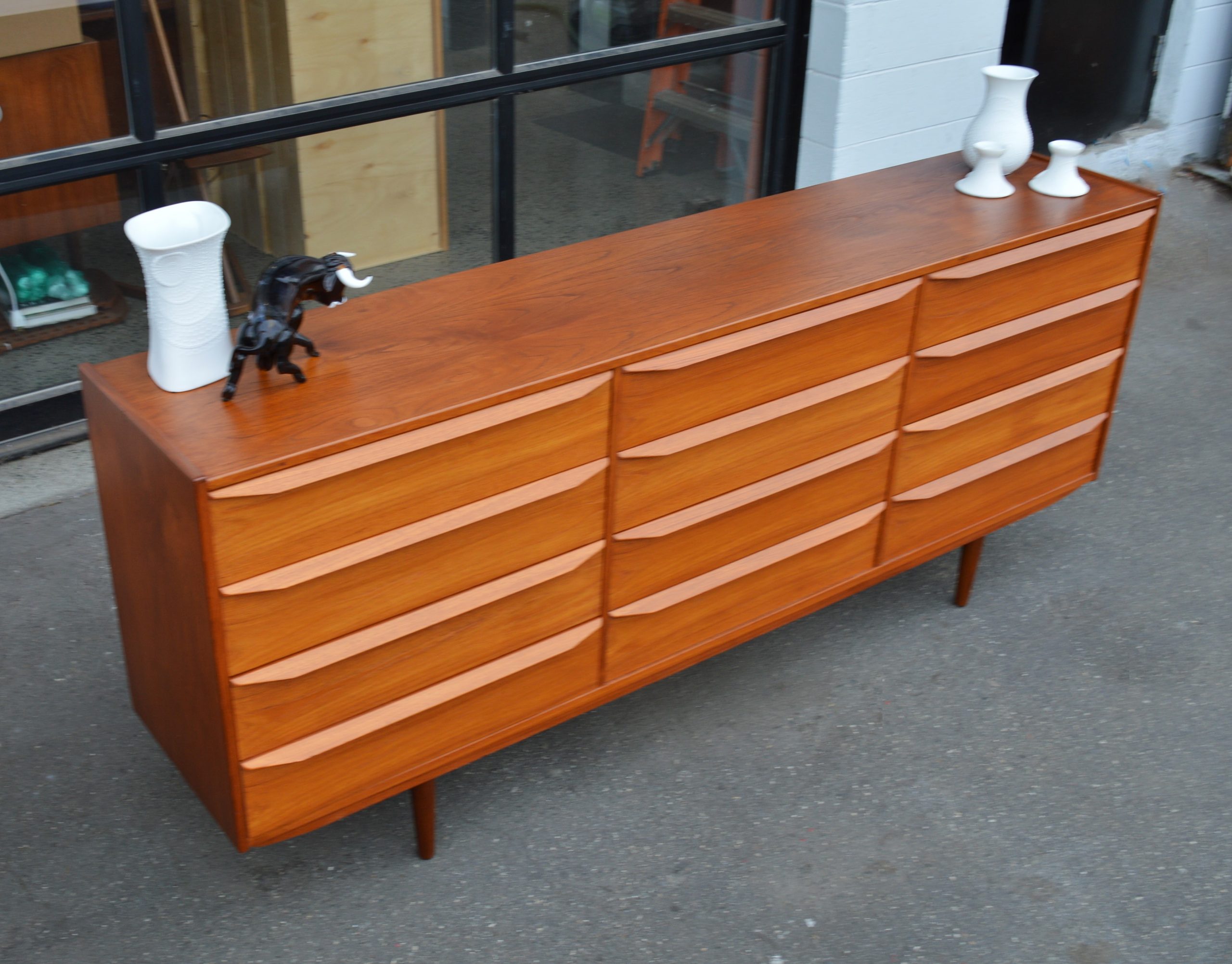 Stellar Generous Teak 12 Drawer Dresser by Kofod Larsen - Image 4