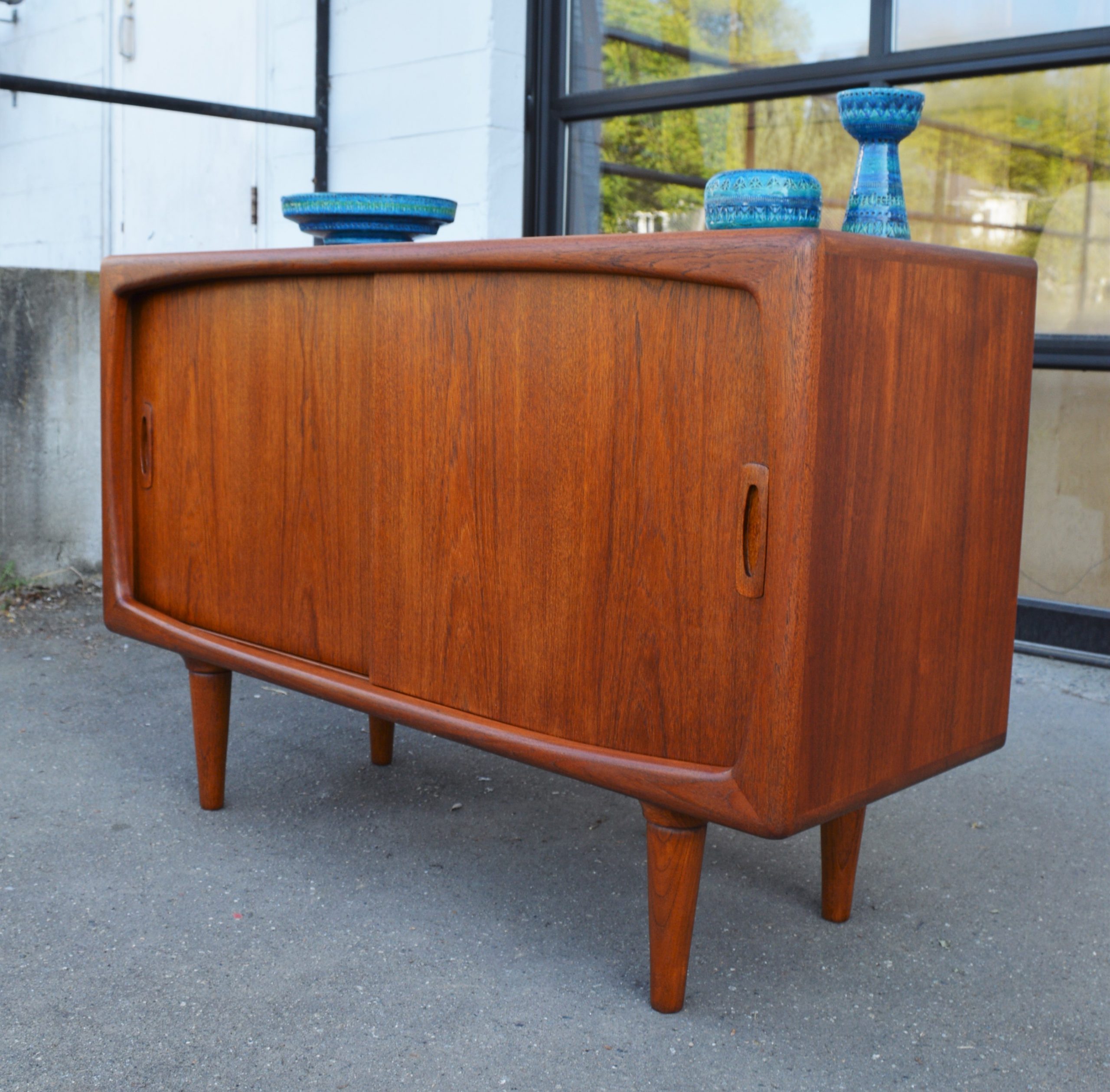 Sexy Petite Size Teak Quality Atomic Sideboard by HP Hansen - Image 4